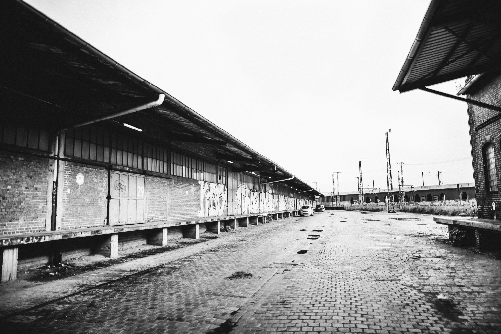 Home Hakim Meziani